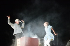 Alice on the Run  024 * 5616 x 3744 * (8.8MB)